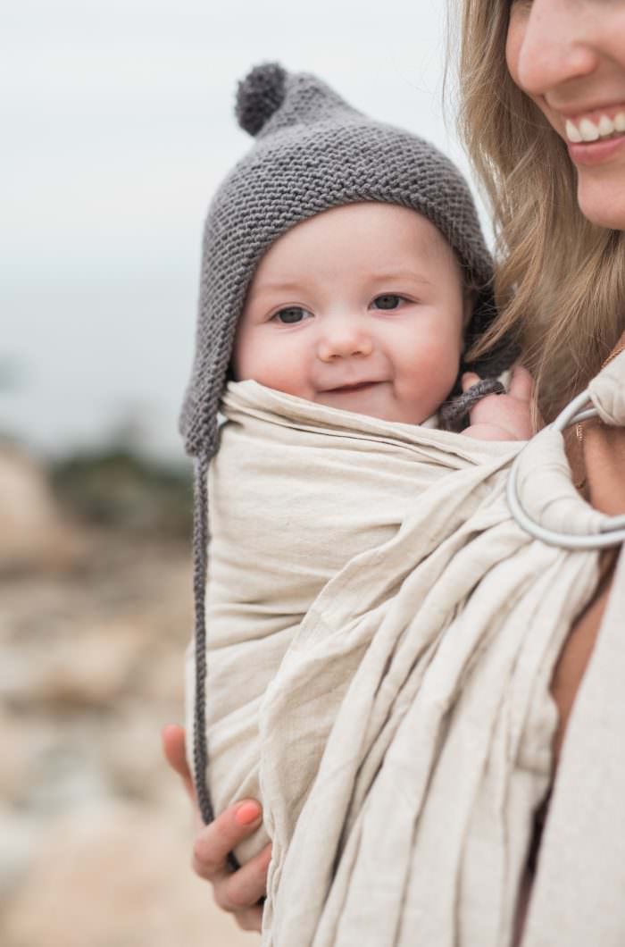 Mom Style on the Beach with Kids and a $100 Giveaway with Stitch Fix! Baby Wearing in a ring sling