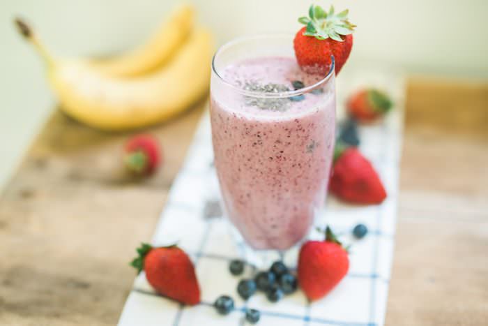 Strawberry Blueberry Smoothie & Postpartum Workout Ideas