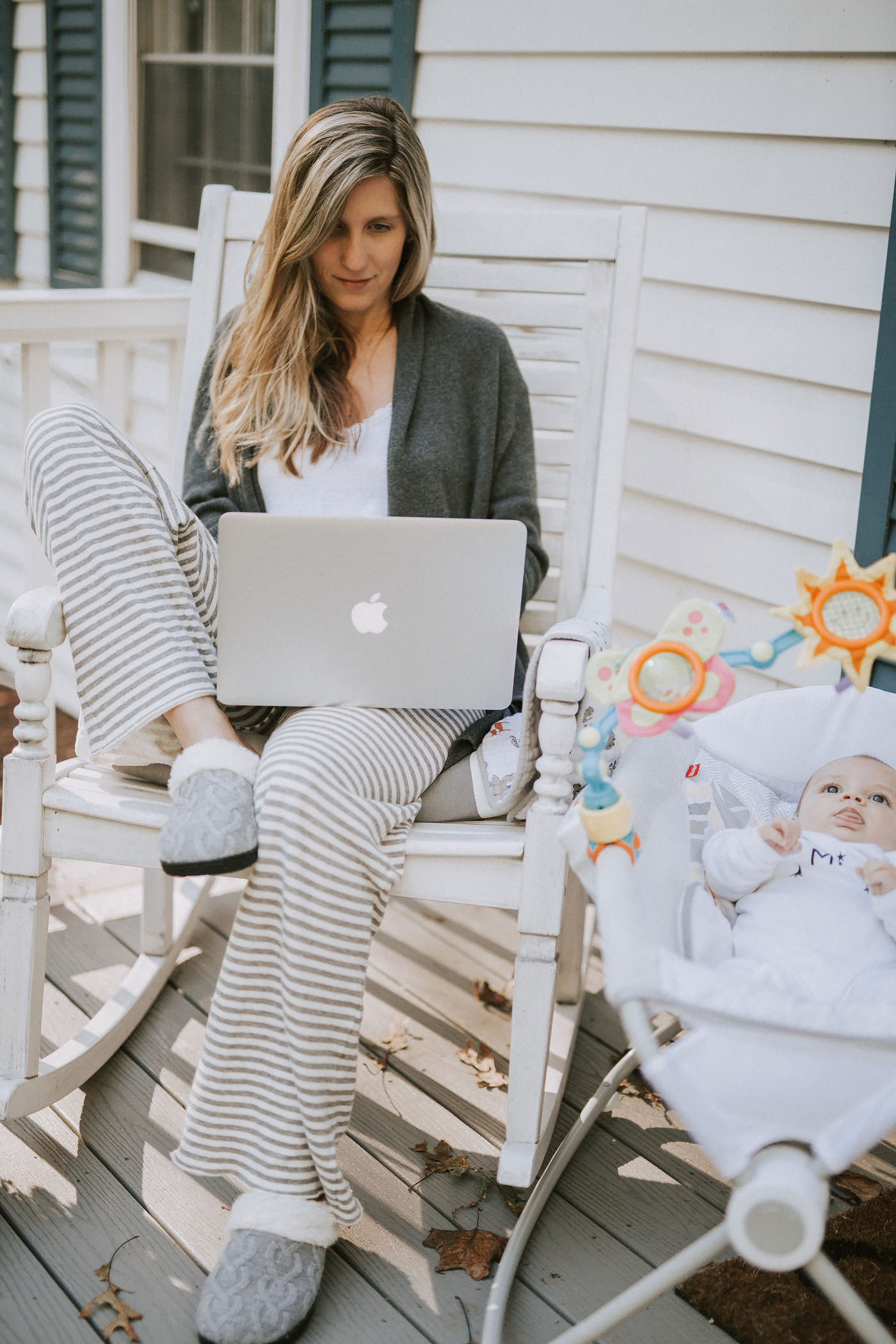 Motherhood blogger, Lynzy & Co. talks about how she started blogging.