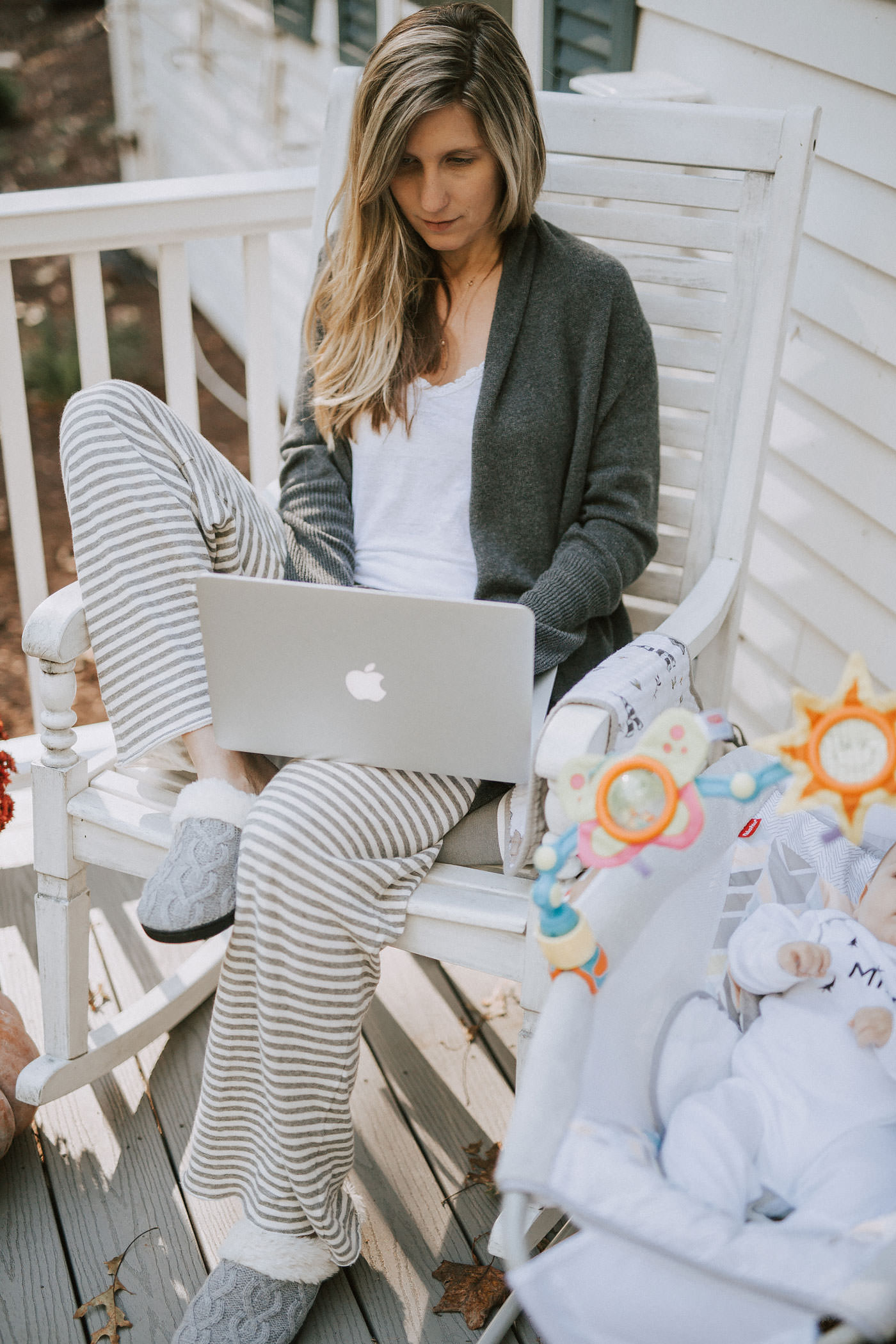 Motherhood blogger, Lynzy & Co. talks about how she started blogging.