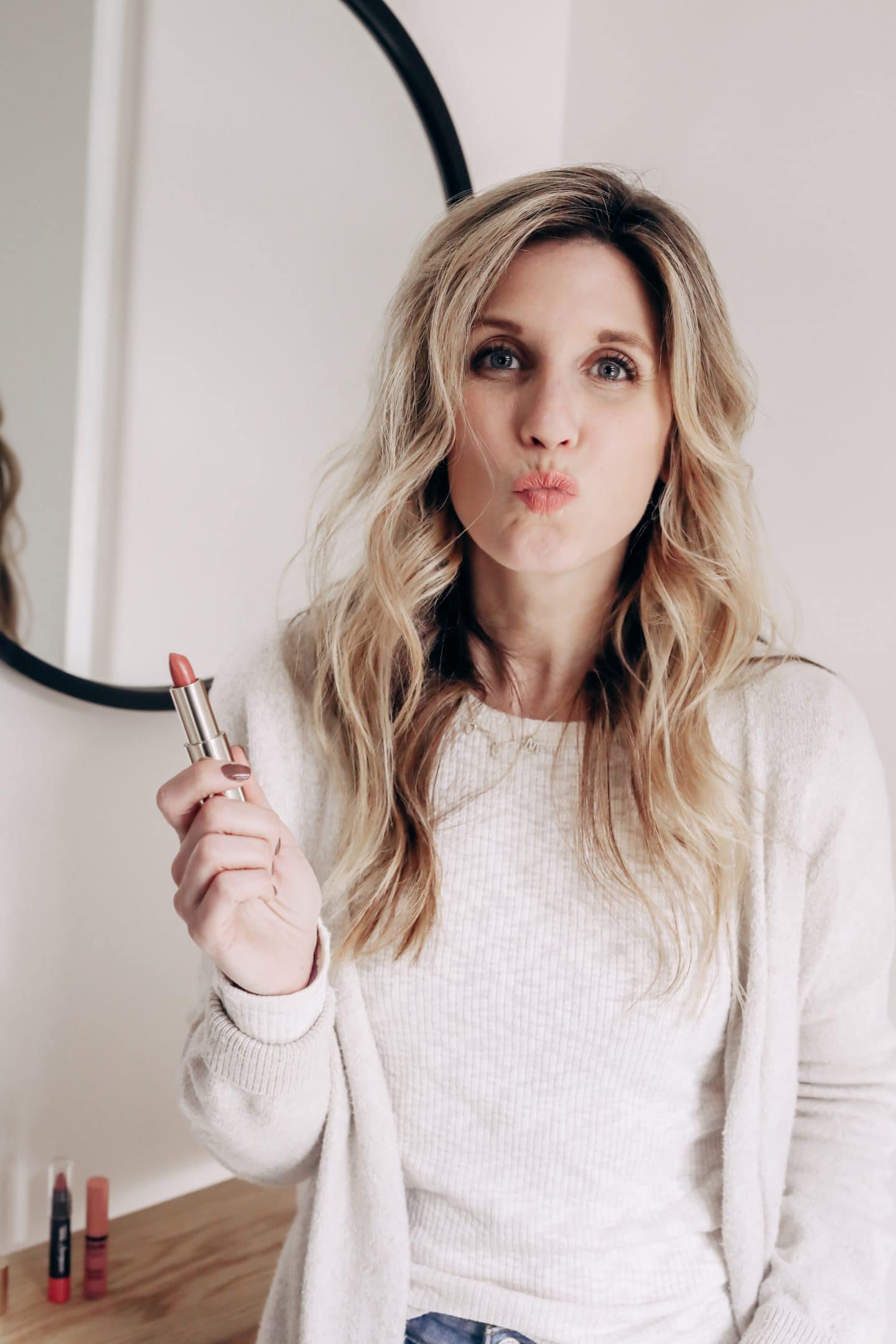 Debuting this new spring lip color in a gorgeous neutral hue!