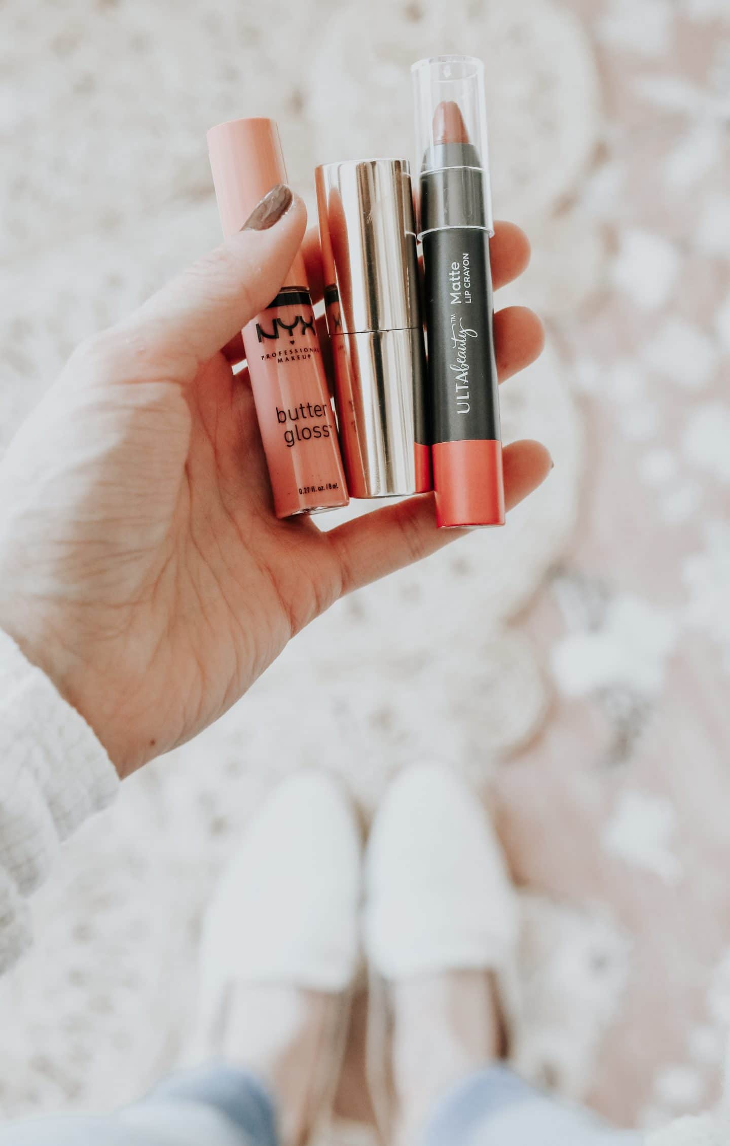 Debuting this new spring lip color in a gorgeous neutral hue!