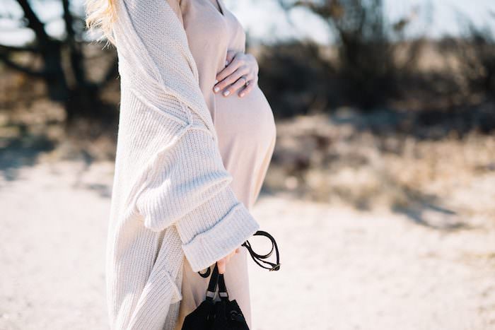 Neutral Maternity Dress and a 22 week bump update! Maternity Style in a Maternity dress