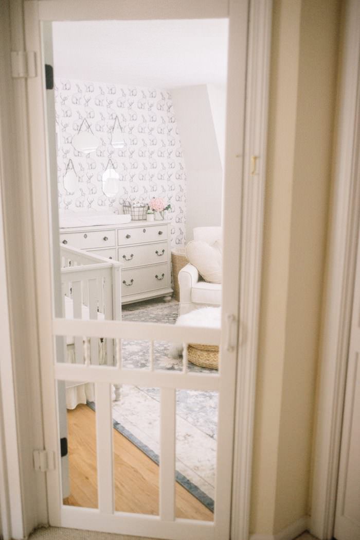 5 reasons to put a screen door on your baby's room - lynzy & co.