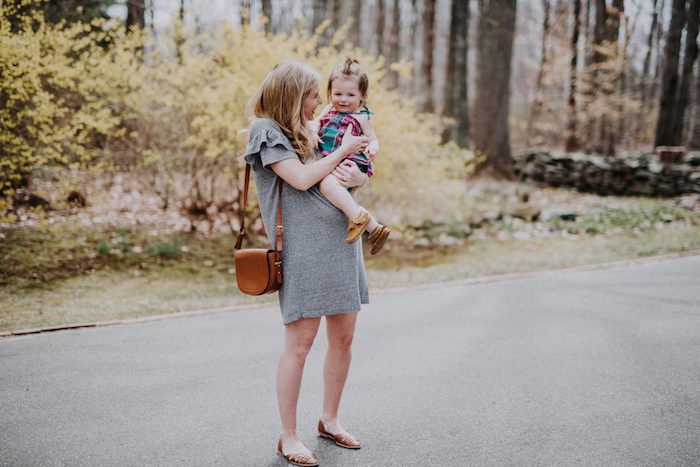 This motherhood blogger is currently 25 weeks with baby number three, come check out her maternity style!