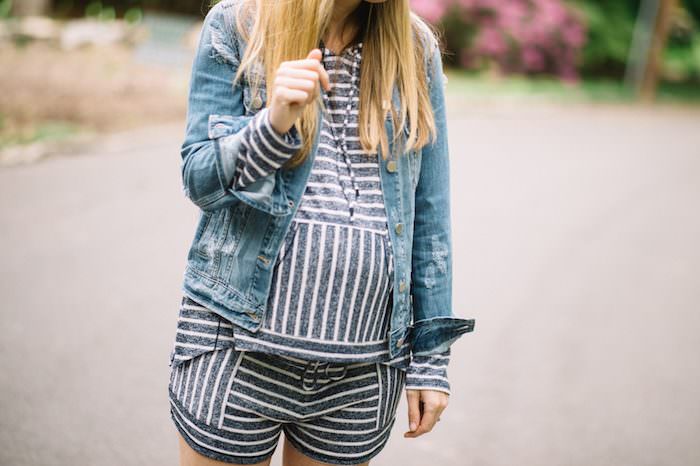 This style blogger is showing her maternity style at 30 weeks pregnant! Come check out where her lounge set is from and her other style picks from Amazon!