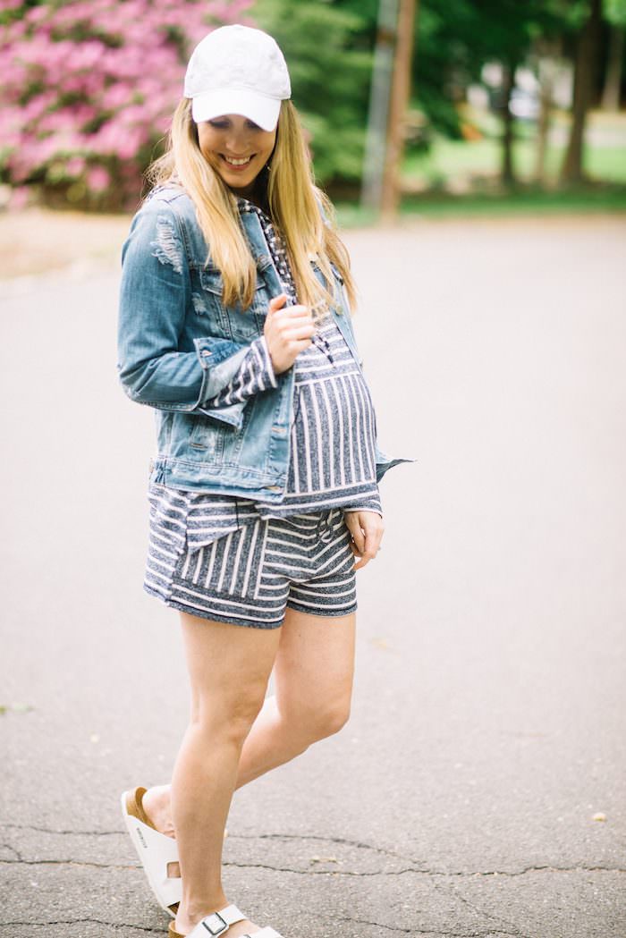 This style blogger is showing her maternity style at 30 weeks pregnant! Come check out where her lounge set is from and her other style picks from Amazon!