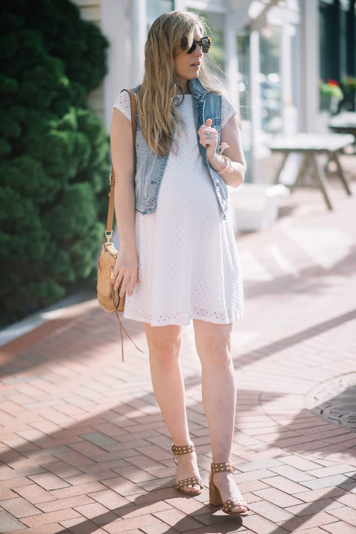 33 week bump update in a maternity swing dress // Maternity style with blogger, Lynzy & Co.