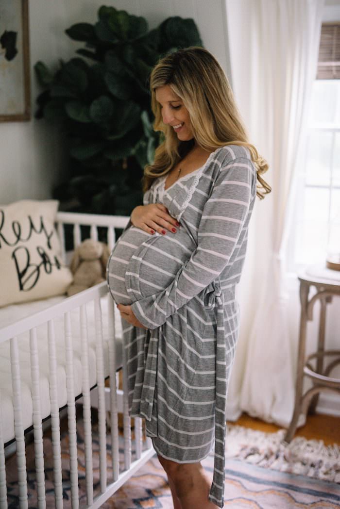 Motherhood blogger, Lynzy & Co. at 39 weeks pregnant and her baby bump update for this week!