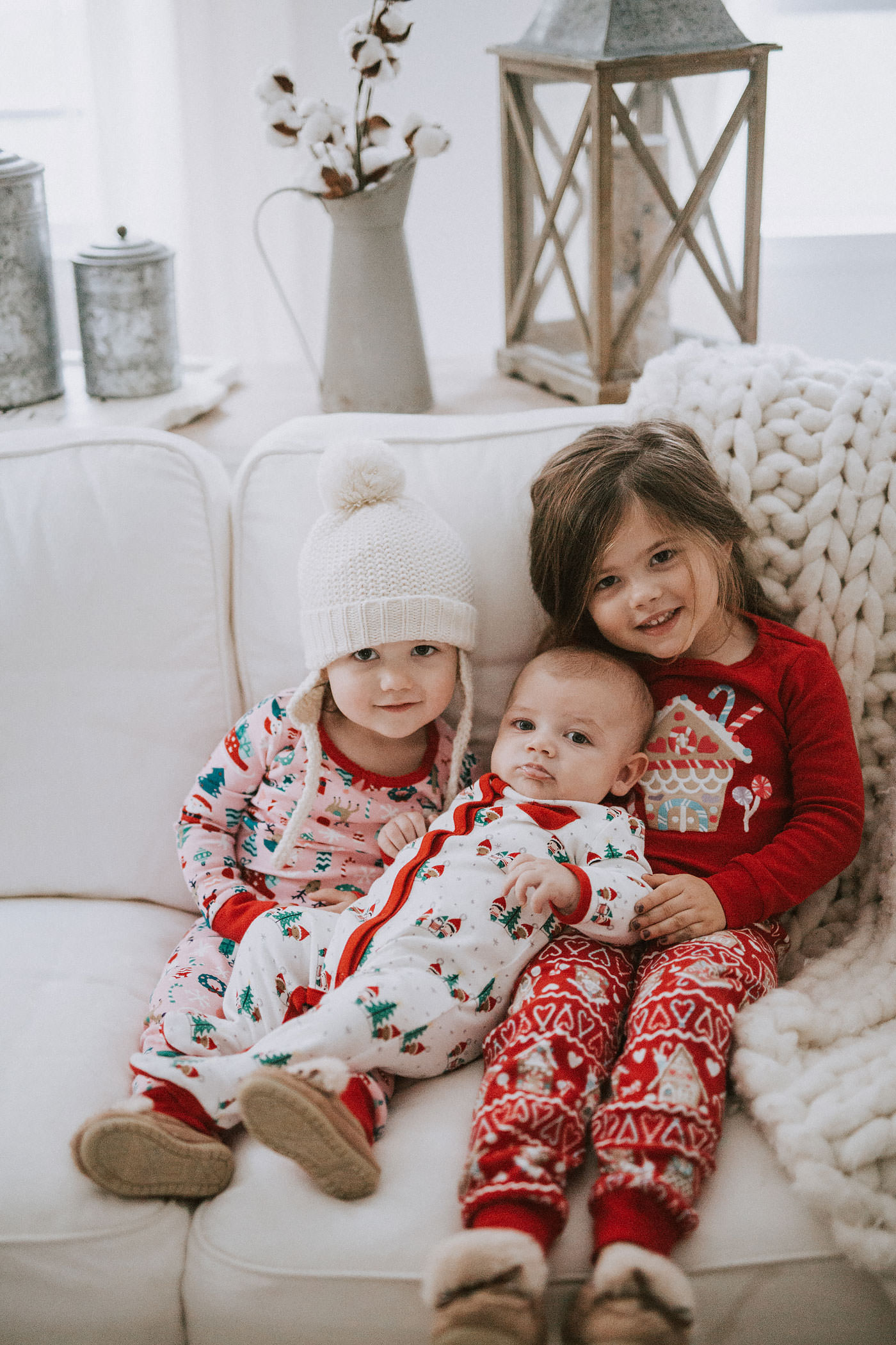 Motherhood blogger, Lynzy & Co. talks about holiday traditions with her family with Christmas Pajamas from Gymboree!