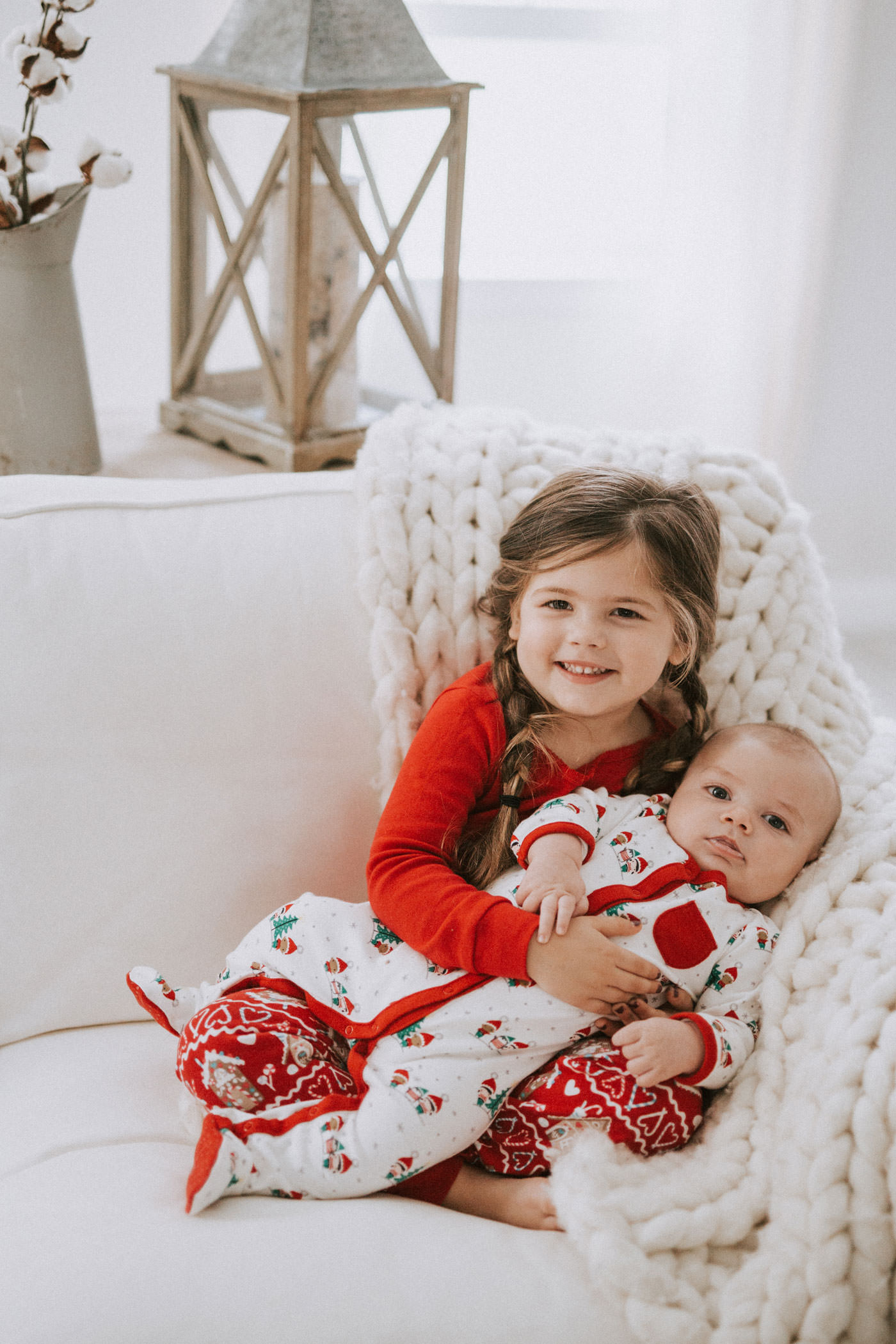 Motherhood blogger, Lynzy & Co. talks about holiday traditions with her family with Christmas Pajamas from Gymboree!