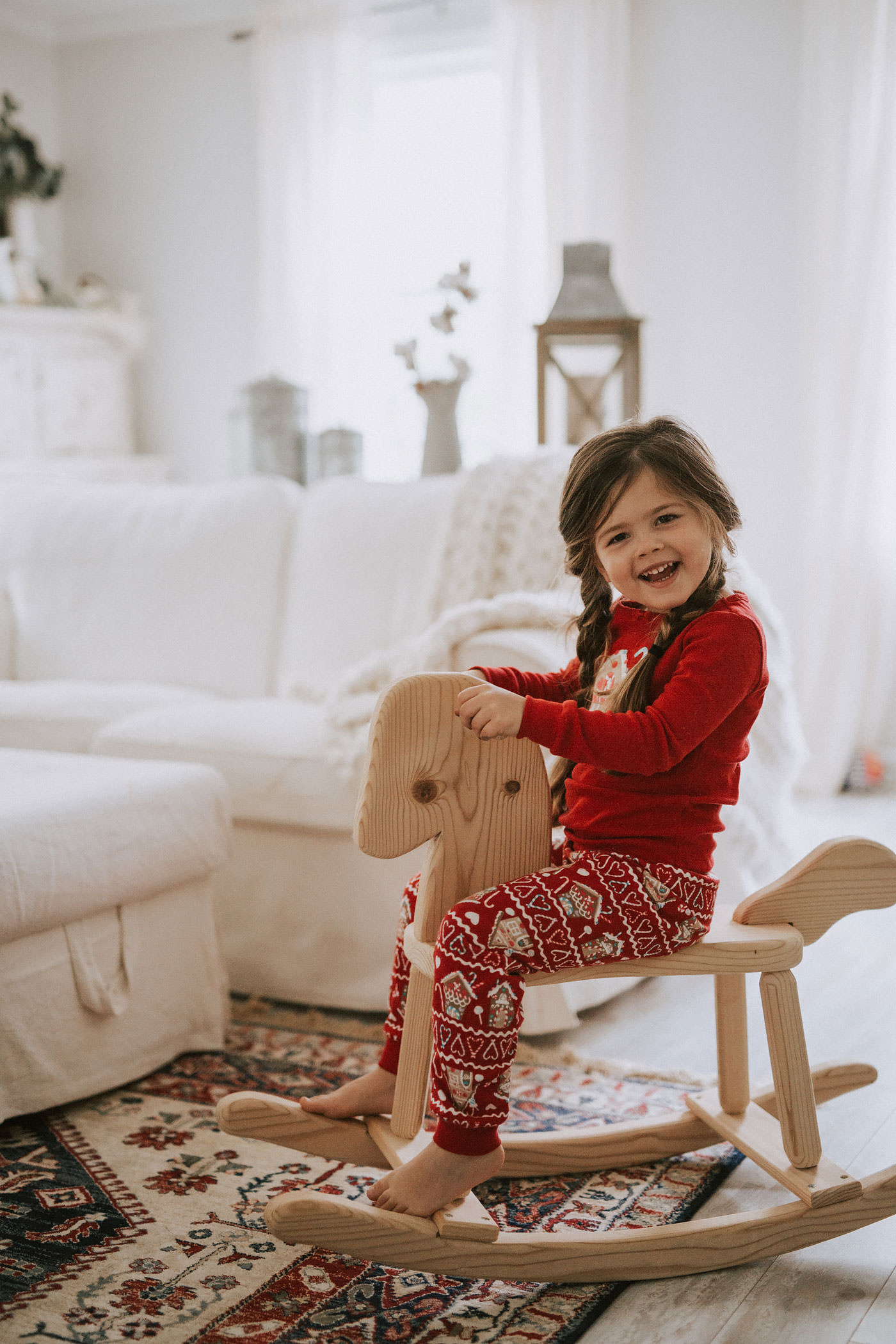 Motherhood blogger, Lynzy & Co. talks about holiday traditions with her family with Christmas Pajamas from Gymboree!