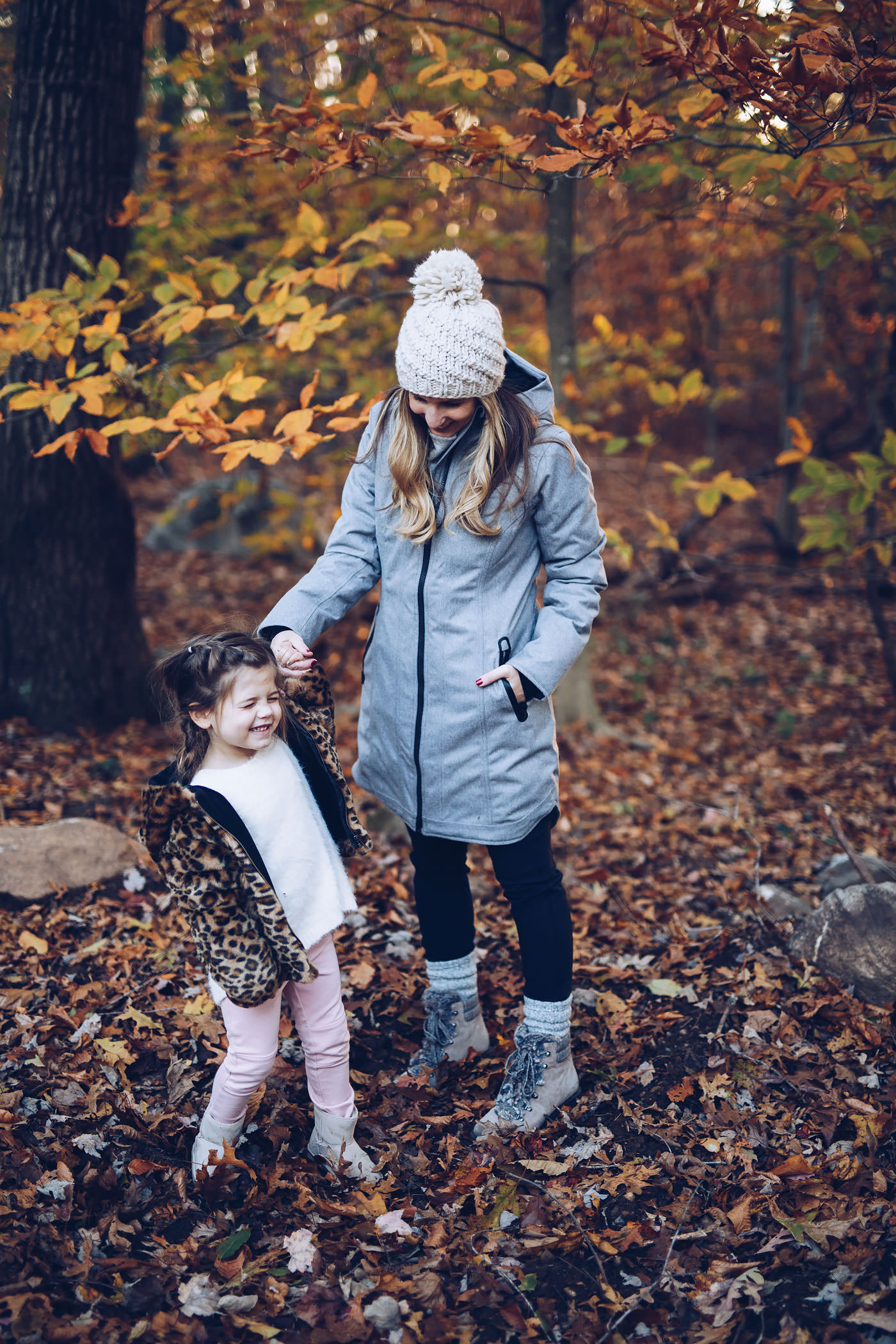 Motherhood blogger, Lynzy & Co. talks about her current postpartum diet & exercise troutine