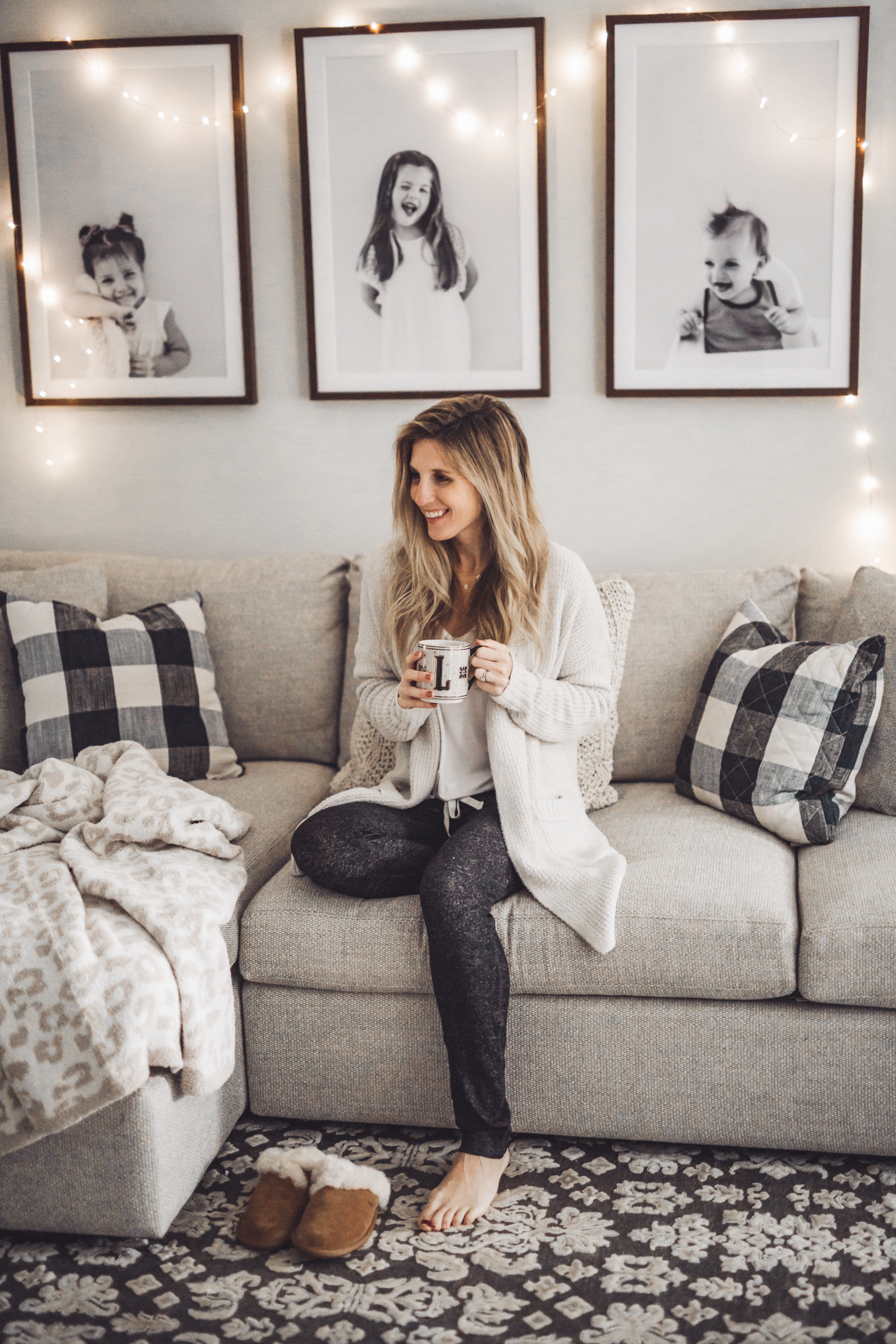 First of Lynzy & Co's Holiday Gift Guides is now live! Up first?! Cozy gifts from QVC including Barefoot Dreams & Cozy velour sweatshirts!