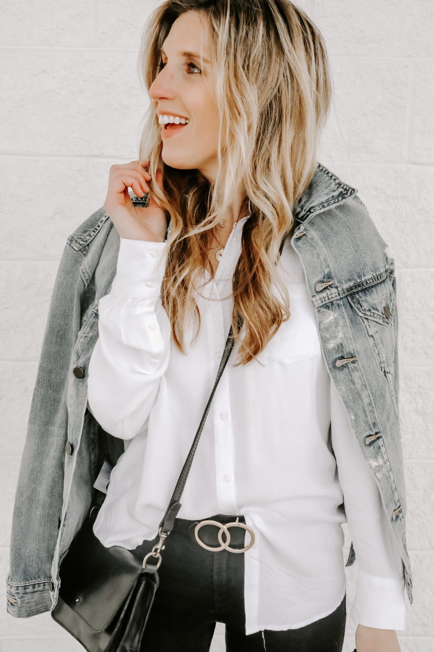 Lynzy & Co. shares a new pair of comfortable black flats that are easy to throw on and look cute too!