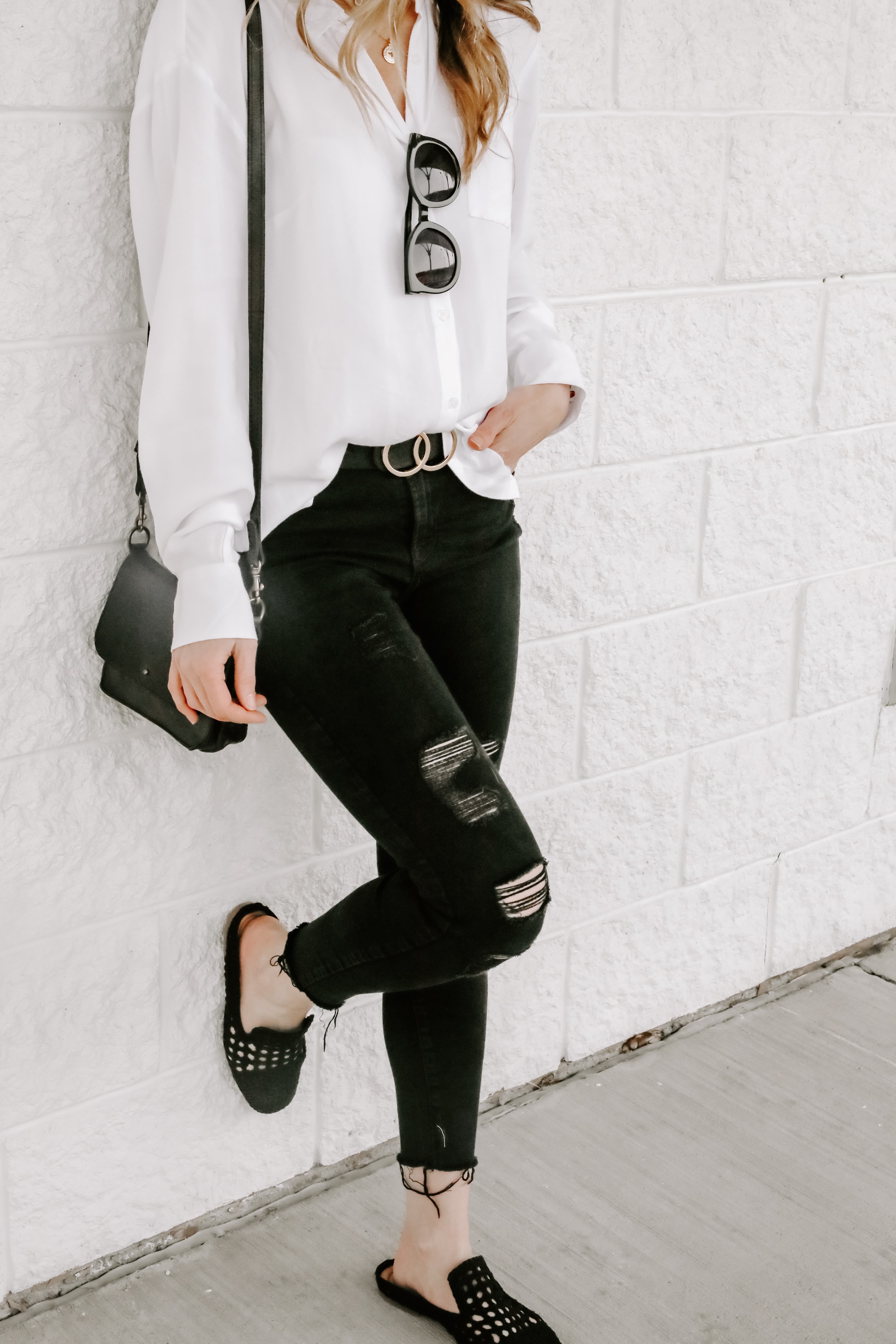 Lynzy & Co. shares a new pair of comfortable black flats that are easy to throw on and look cute too!
